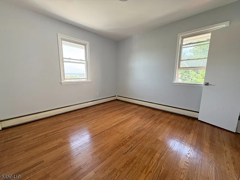2 bed, 1.0 bath, $2,200 — Photo 4