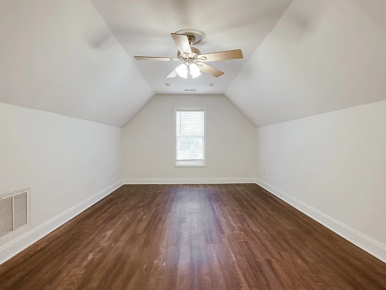 183 Oak Meadows Dr — Photo 10
