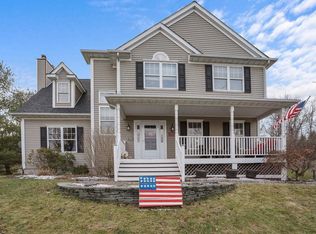 84 Van Scoy Rd, Poughquag, NY 12570