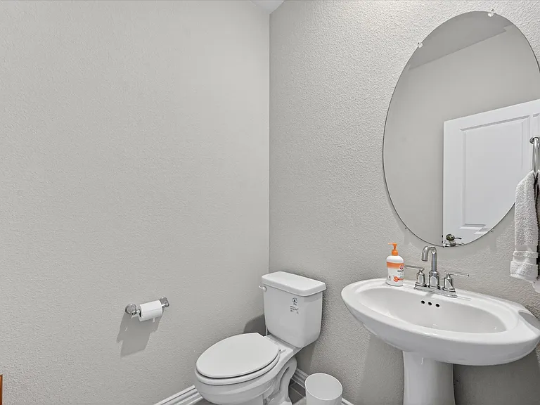 120 Monarch Way — Photo 3