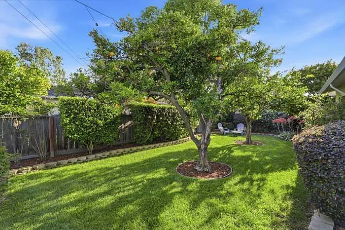 1670 Andalusia Way — Photo 34