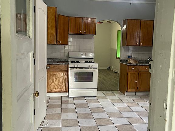 5th image of 4325 S Wolcott Ave Unit 2
