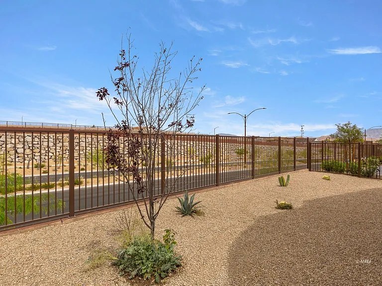1353 Evening Breeze Ln — Photo 35