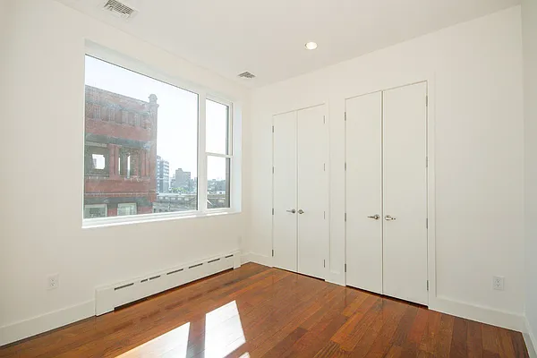 Rented by Zar LLC | media 12