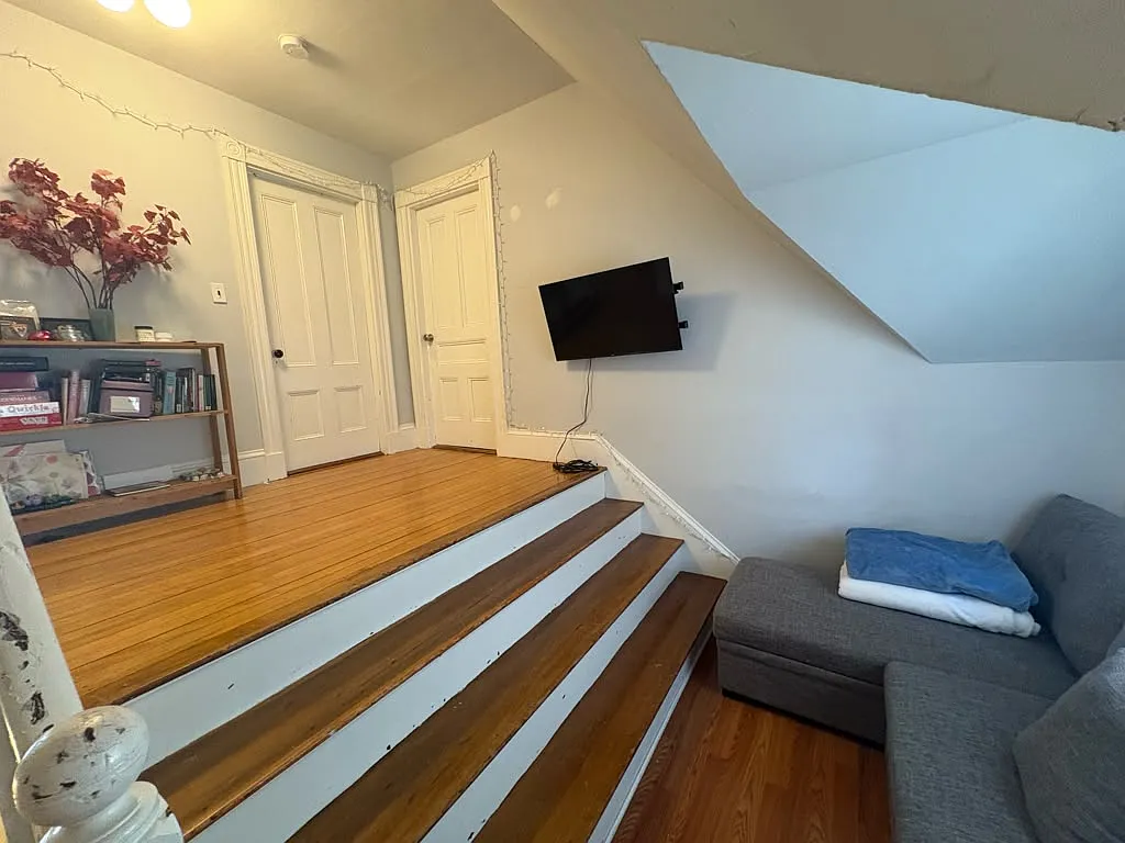 2 bed, 550 sqft, $2,500 — Photo 4