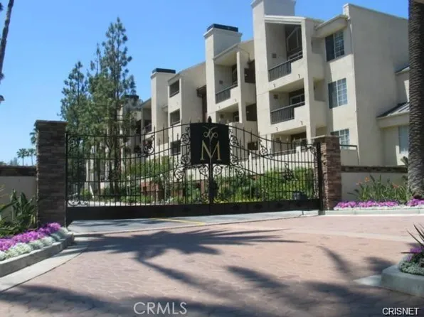 5520 Owensmouth Ave, Woodland Hills, CA 91367