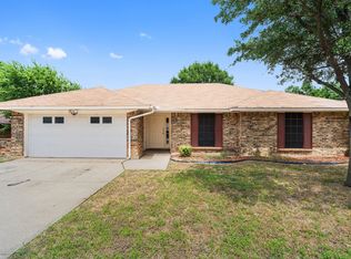 537 Porter Ave, Crowley, TX 76036