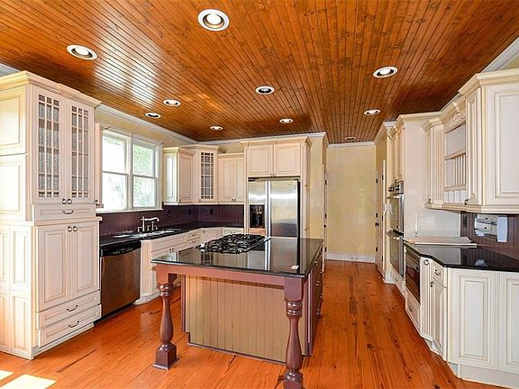 4th image of 418 Wallis Farm Way