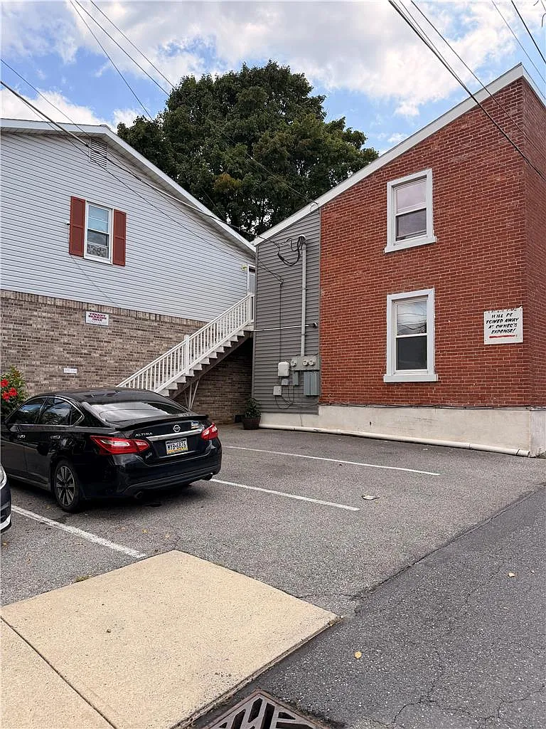 1 bed, 1.0 bath, 876 sqft, $1,395 — Photo 3