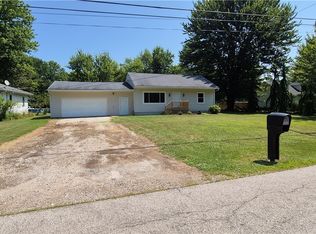 2212 Tryon Rd, Ashtabula, OH 44004