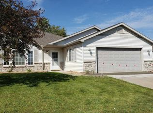 4505 Meadow Lakes Ln NW, Rochester, MN 55901