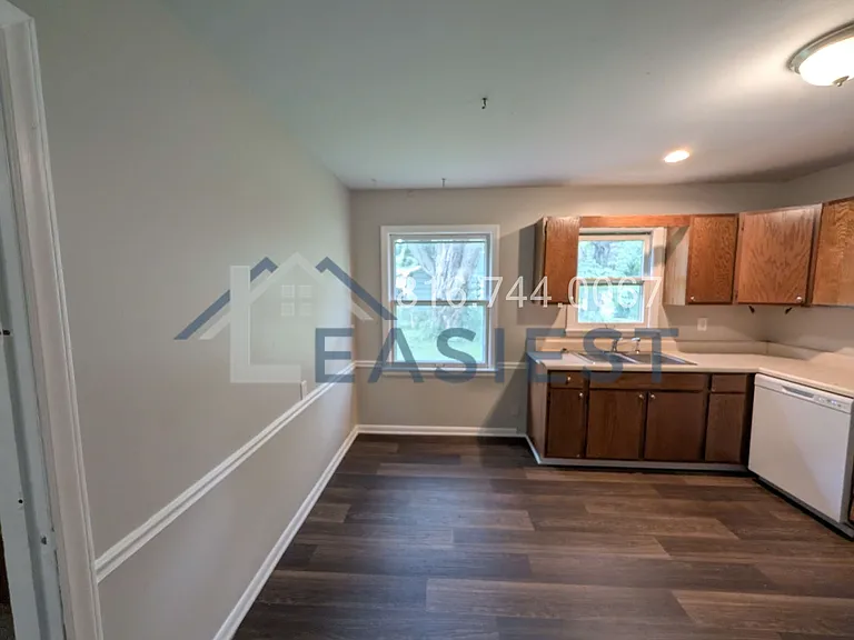 8901 E Gregory Blvd — Photo 5