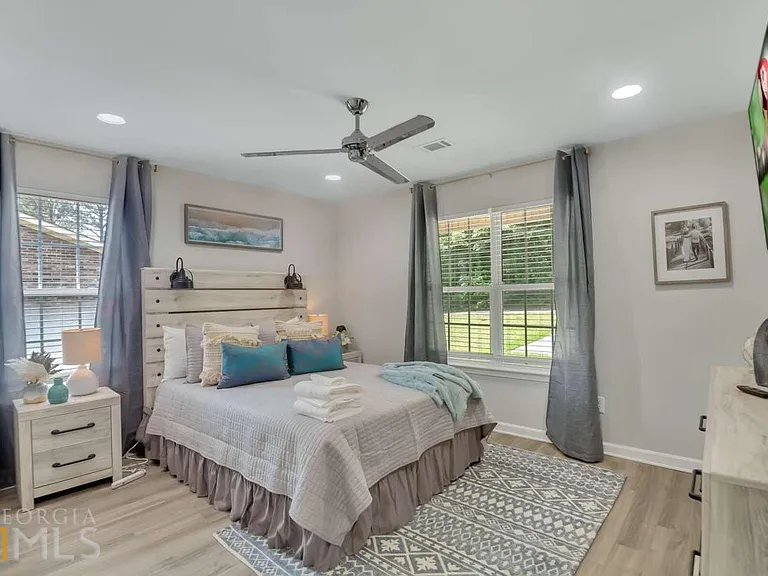 5551 Davis Dr — Photo 7