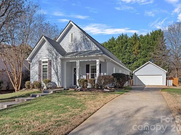 8221 Ballymore Ct, Huntersville, NC 28078