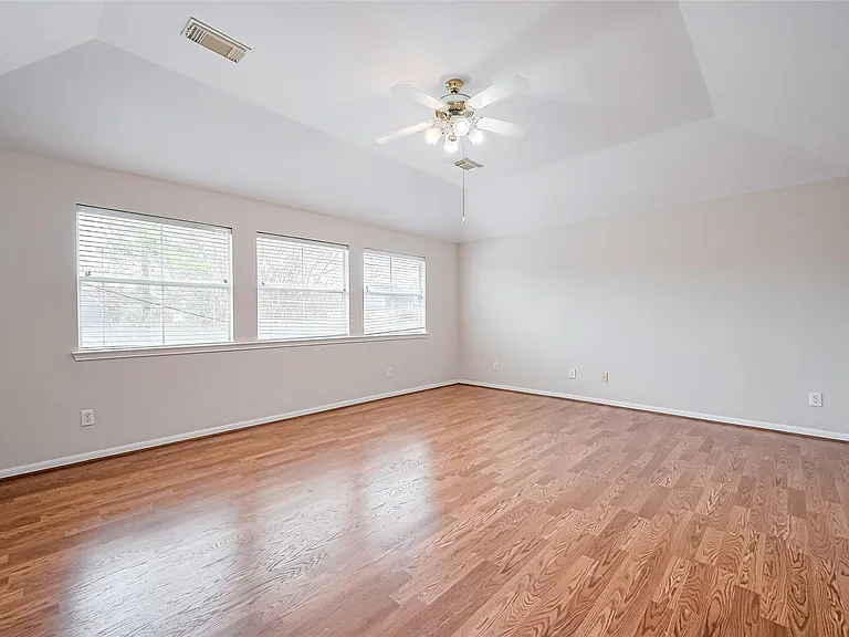 5547 Cranston Ct — Photo 22