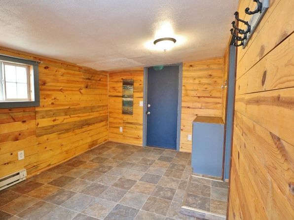 405 31st Ave, Minot, ND 58701
