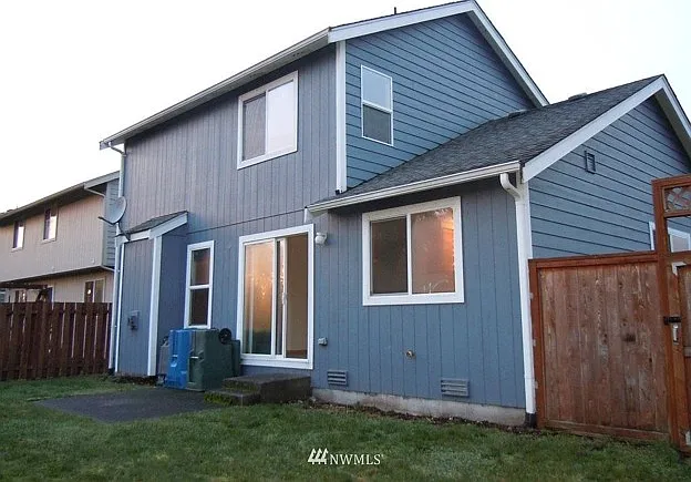 18325 SE 261st Ct — Photo 1