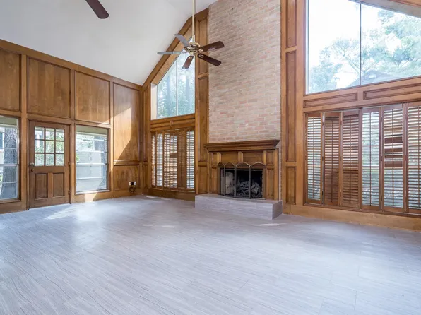 8330 Silver Shadows Ln, Spring, TX 77379