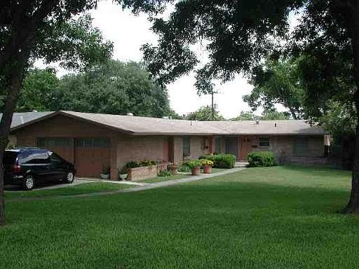 2nd image of 2123-25 E LAWNDALE DR