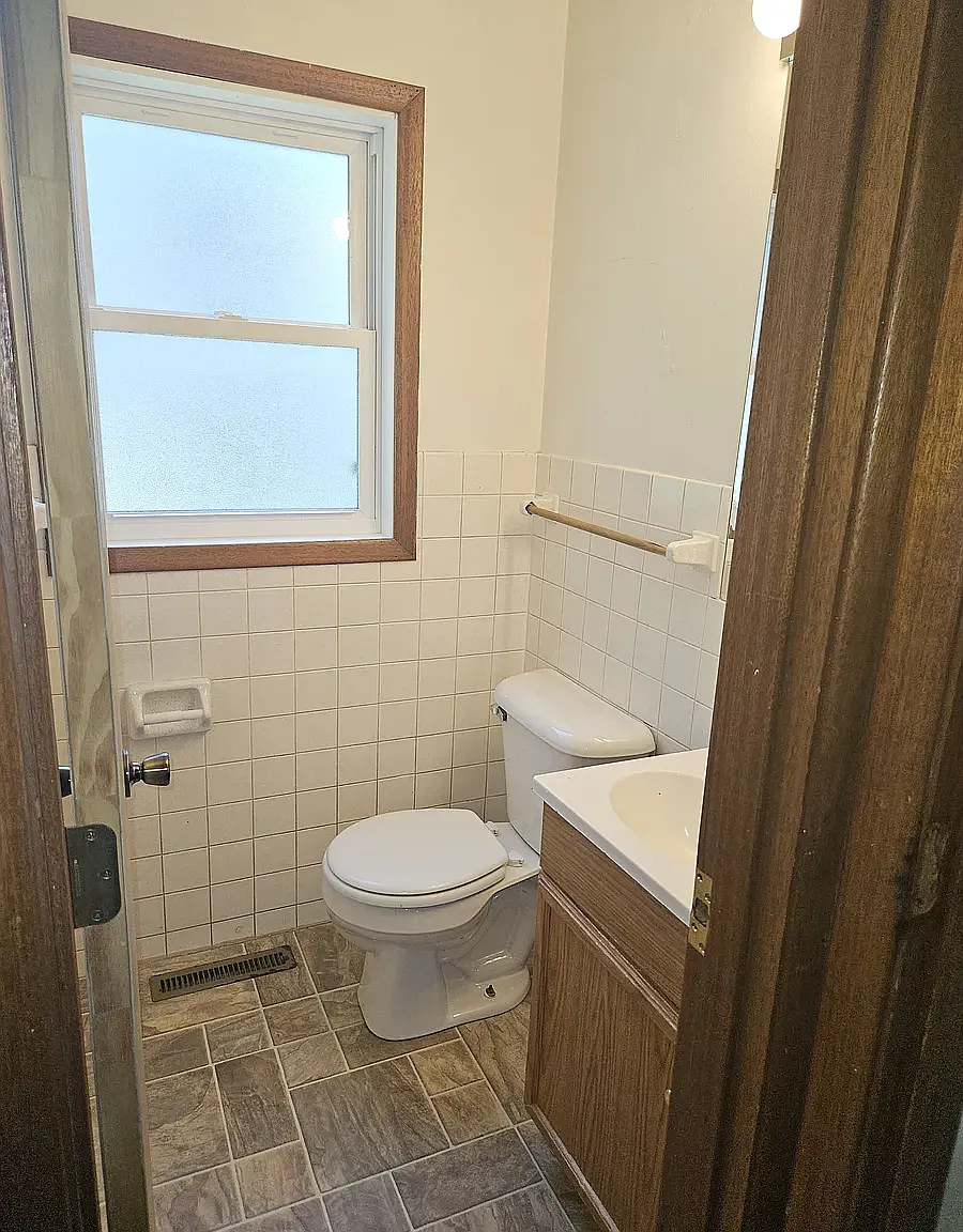 4 bed, 1.5 bath, $1,900 — Photo 4