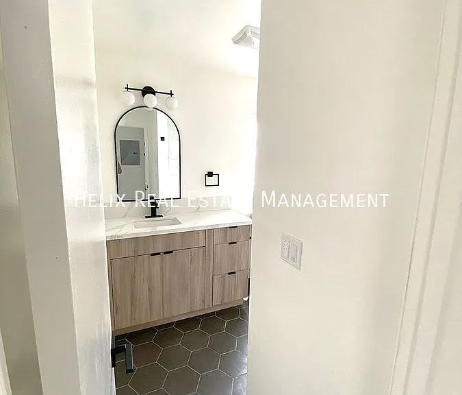 1313 Huntington Dr #5 — Photo 9