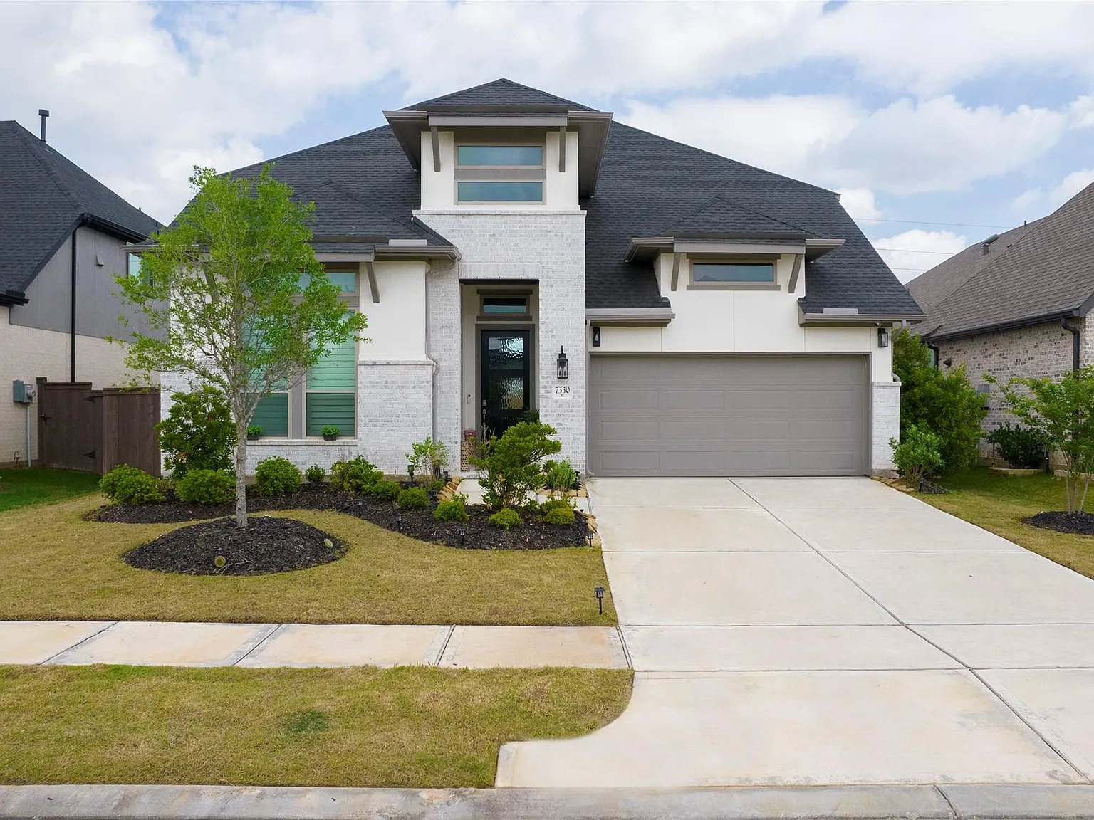 4 bed, 3.5 bath, 2849 sqft, $3,500 — Photo 1