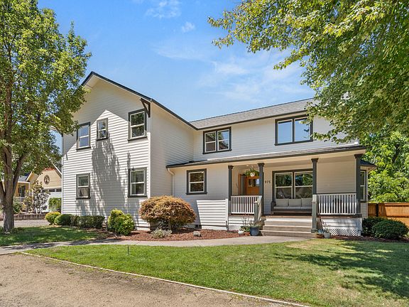 3rd image of 975 Beverly Way