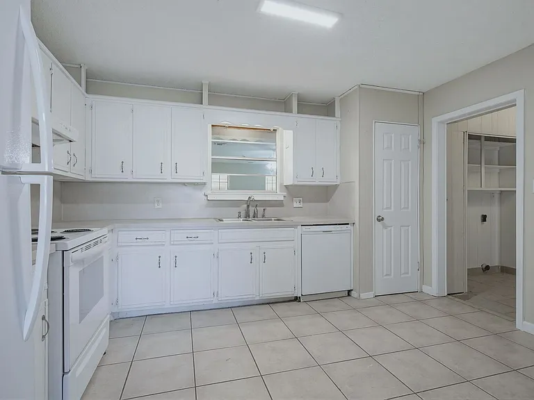 5471 Buena Vista Ave — Photo 9