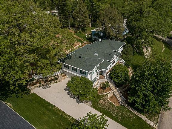 3rd image of 2106 Lincolnshire Dr SE