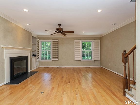 3rd image of 3 Valley View Road #24