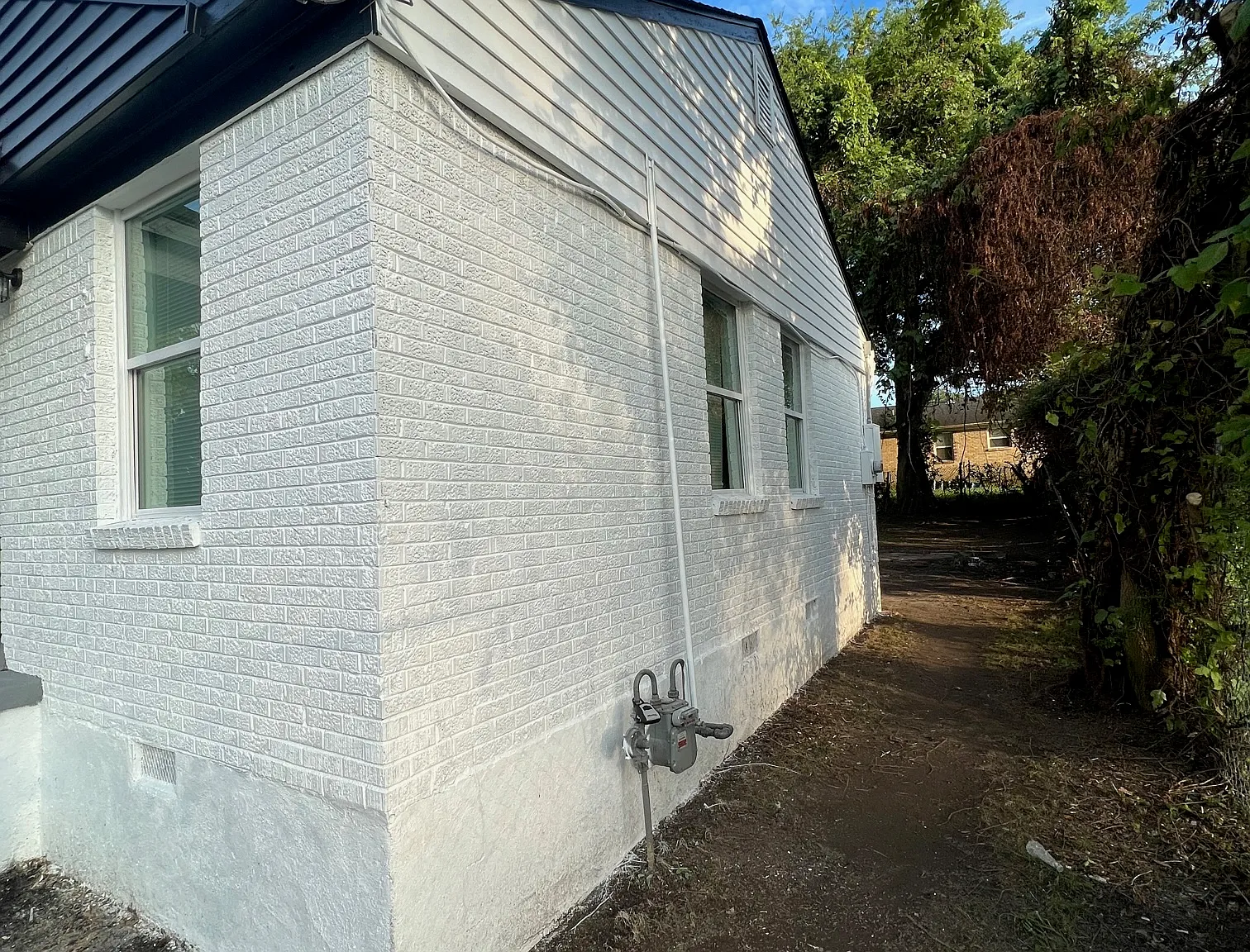 1377 Lyceum Rd — Photo 2