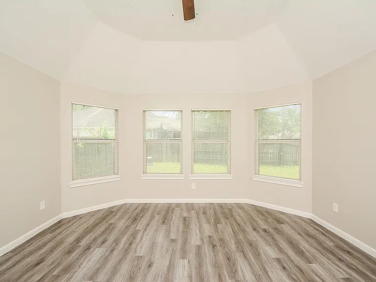 12202 Duane Ct — Photo 11