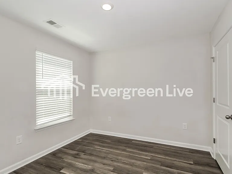 2277 Courtina Way — Photo 14