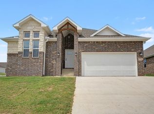 1170 Garrett Ln, Centerton, AR 72719