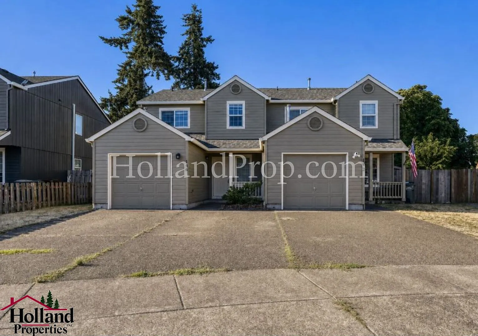 Inviting 3-Bedroom Townhome In Prime Hillsboro Location! ++ New Best Price $2,195 And Reduced Sec... — Photo 1