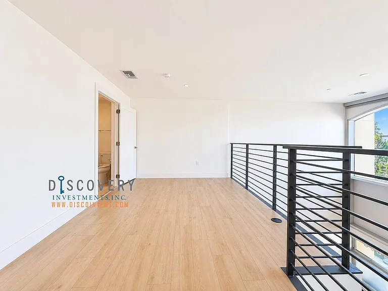 585 9th St #858 — Photo 22