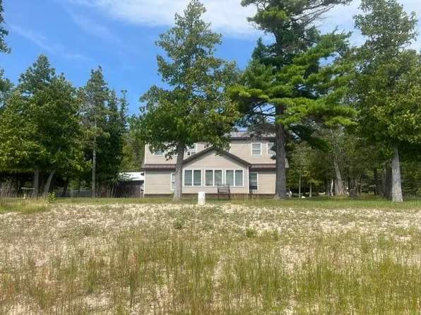 195 W Huron Dr, Pointe Aux Pins, MI 49775