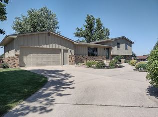 1026 Skyline Dr, Fremont, NE 68025