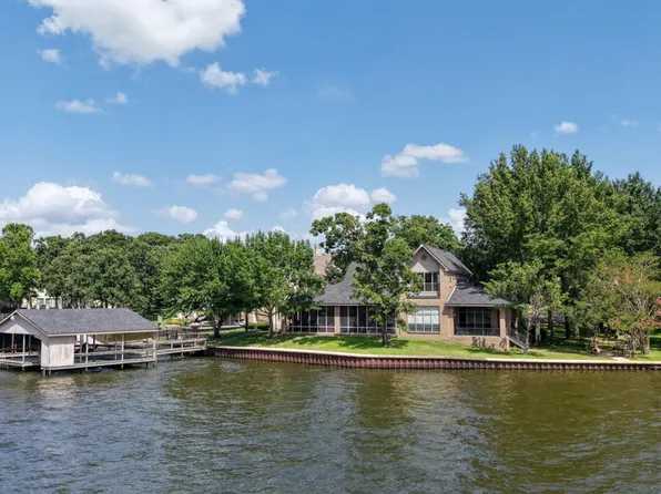 109 Pinehurst Dr, Mabank, TX 75156