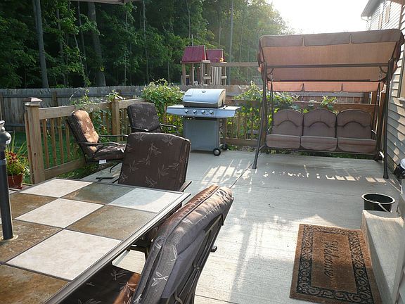 3rd image of 555 Fairland Dr