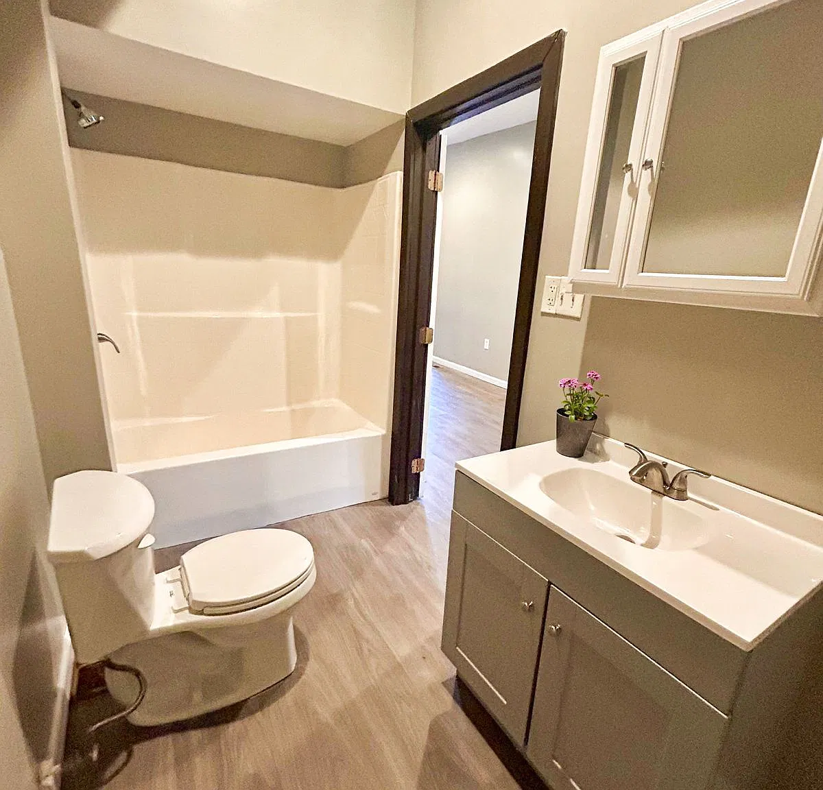 2 bed, 1700 sqft, $1,350 — Photo 3