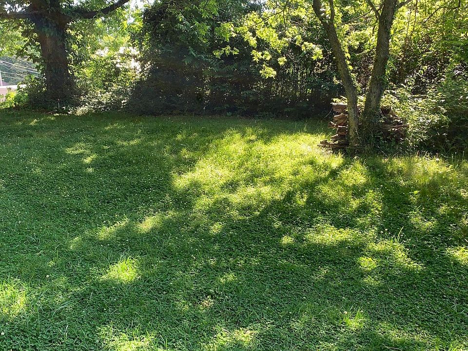 1st image of Davis St