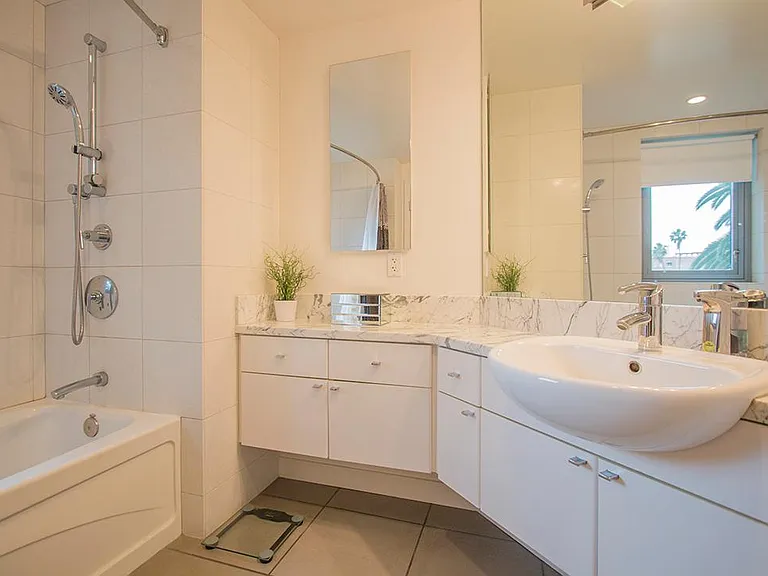 Full bath