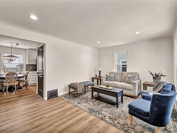 5th image of 11909 Hastings Rd