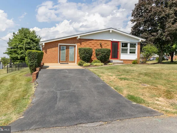 287 3rd St, Broadway, VA 22815