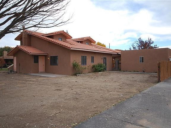 2nd image of 1055 Green Acres Ln