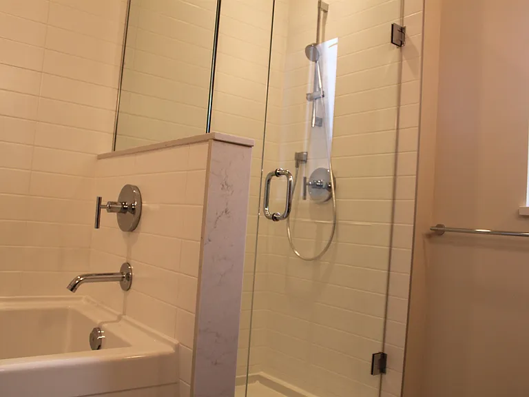 5438 Oak St — Photo 17