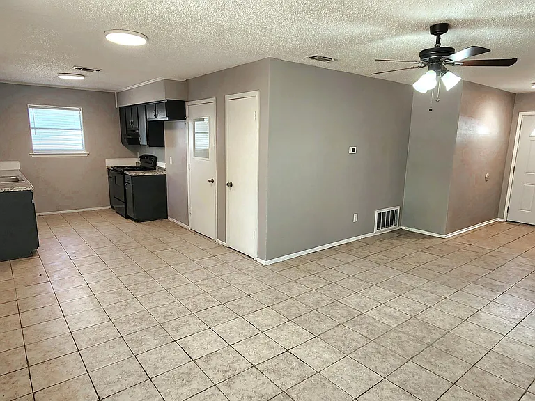 822 Lake View Rdg — Photo 6