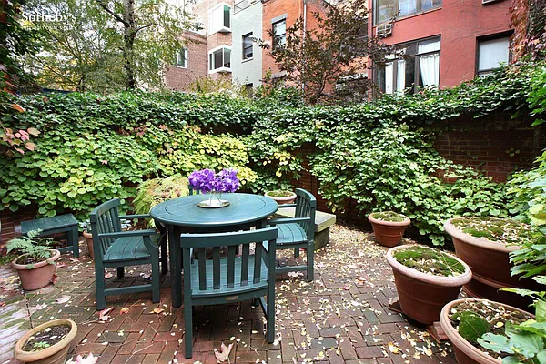 Sold by Sotheby's International Realty | media 48
