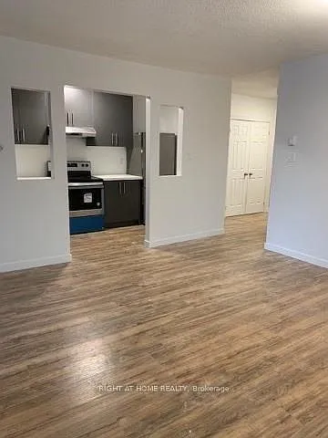 751 Queen St E #2 — Photo 5